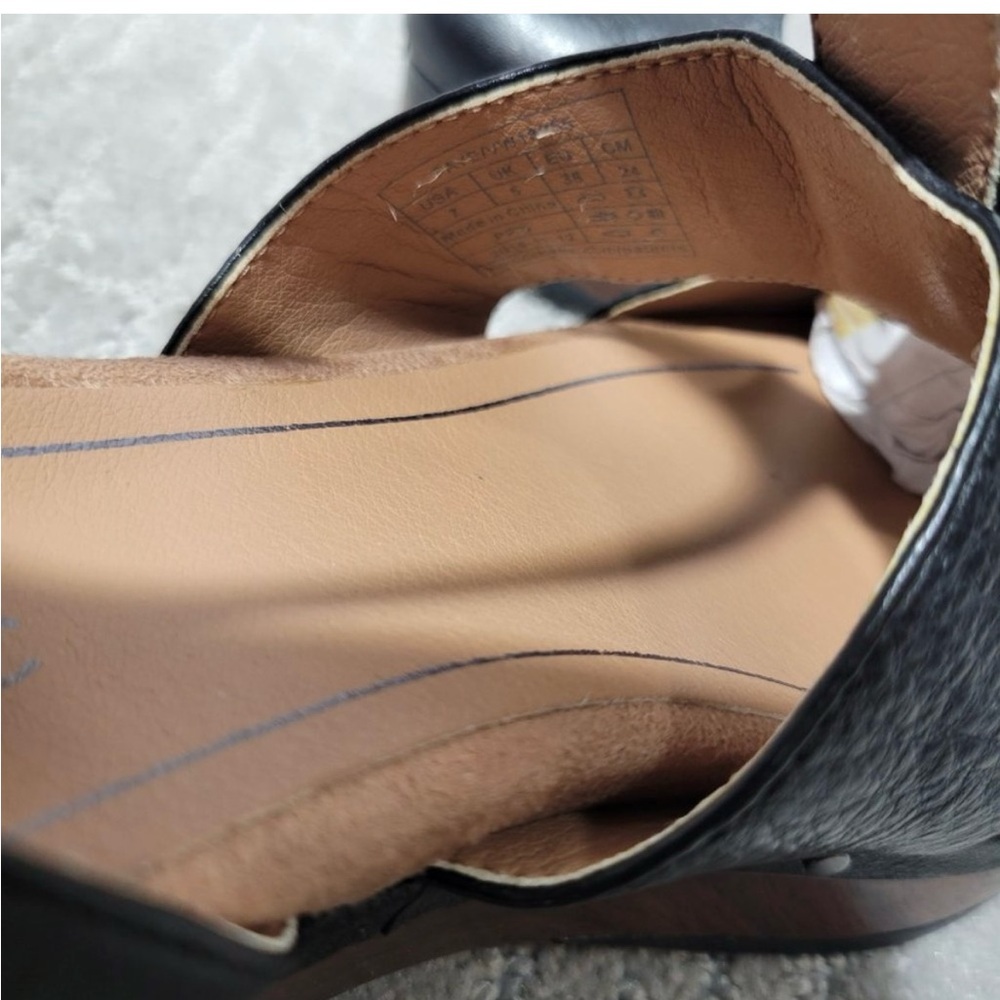Vionic Closed Toes Wedges(Faye) - Picture 8 of 8